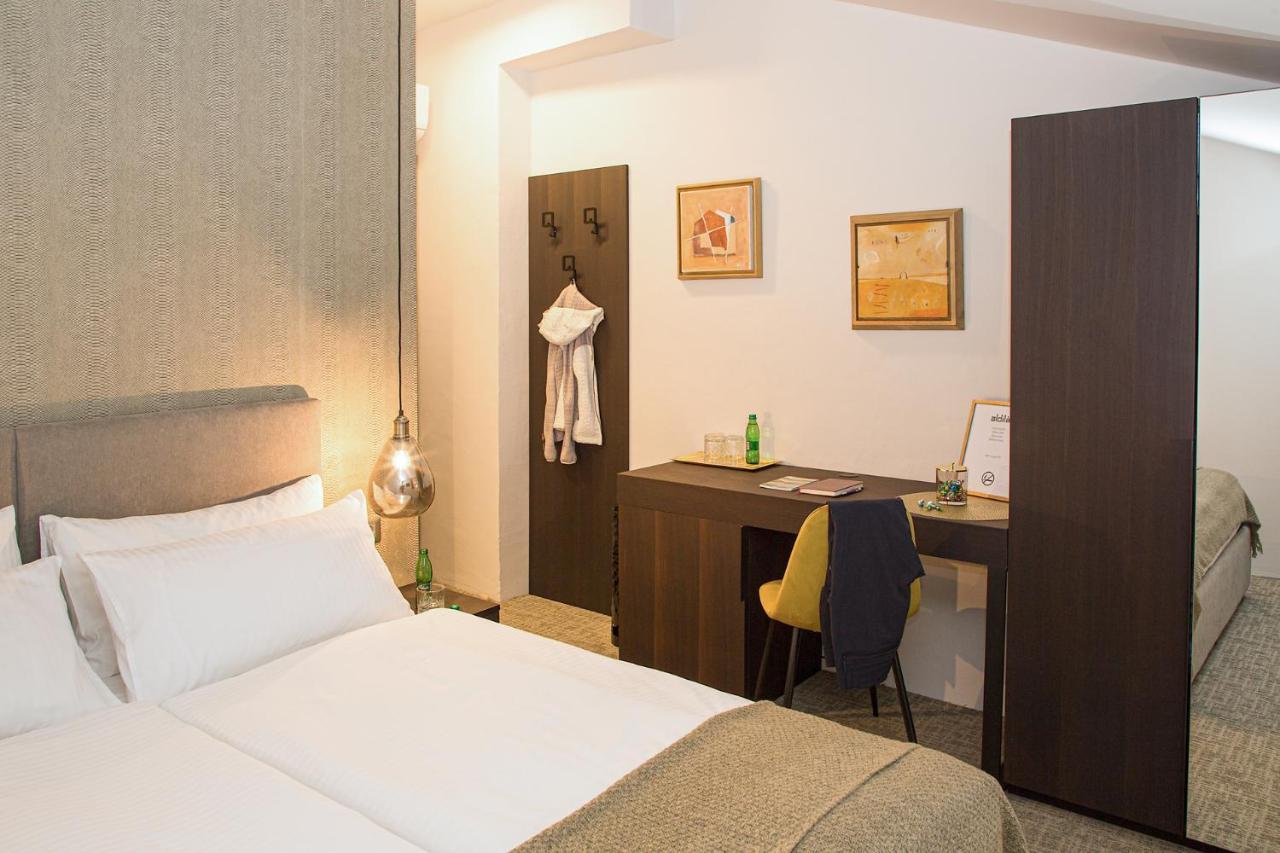 Aldila Art Rooms, Apartment And Vacation House 斯马尔诺 外观 照片