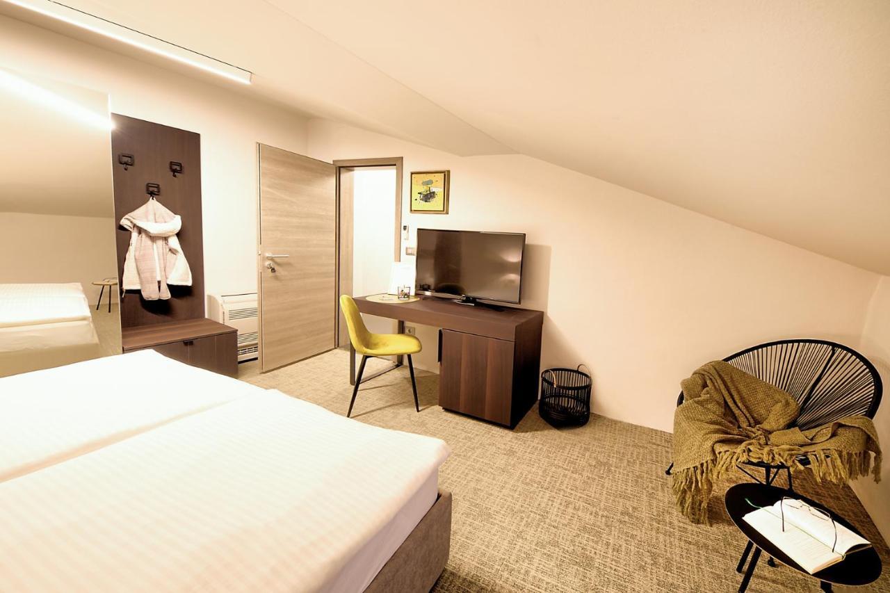 Aldila Art Rooms, Apartment And Vacation House 斯马尔诺 外观 照片
