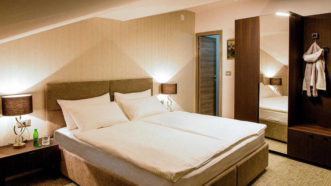 Aldila Art Rooms, Apartment And Vacation House 斯马尔诺 外观 照片